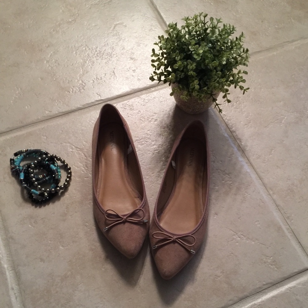 Tan flats